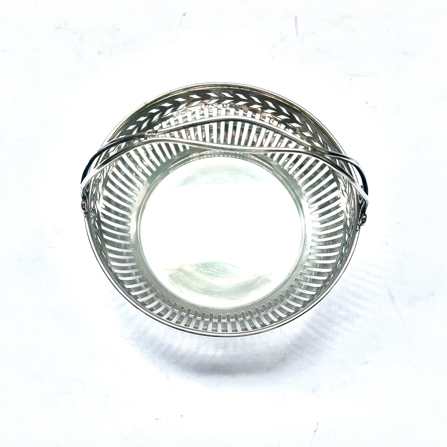 Cesta holandesa antigua de plata .833 con diseño neoclásico calado, 1918, JM van Kempen en Zn. & Co.
