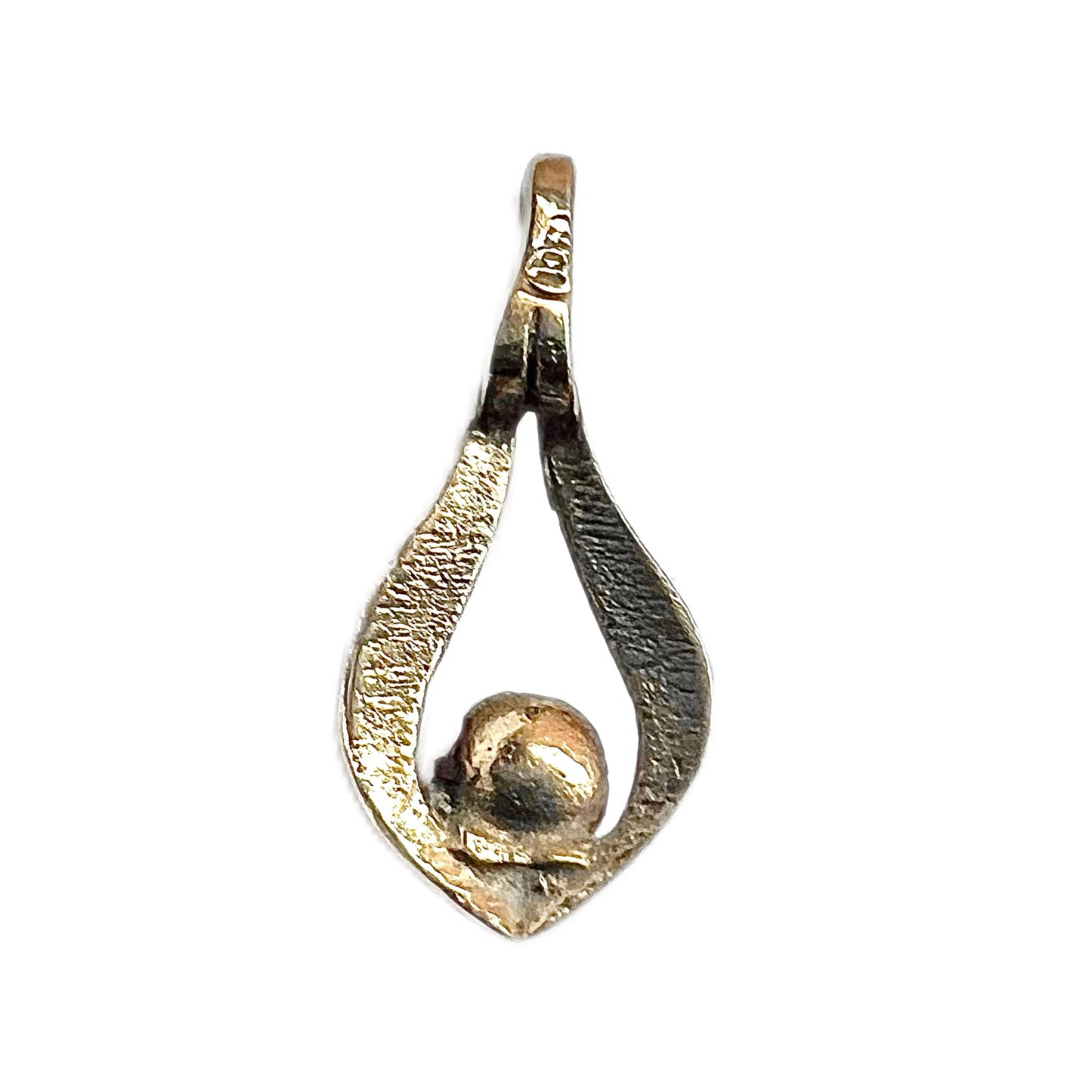 Vintage 9 carat gold and Akoya pearl pendant
