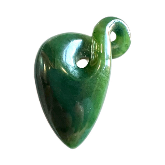 Vintage poumanu Pikorua nephrite jade pendant, New Zealand