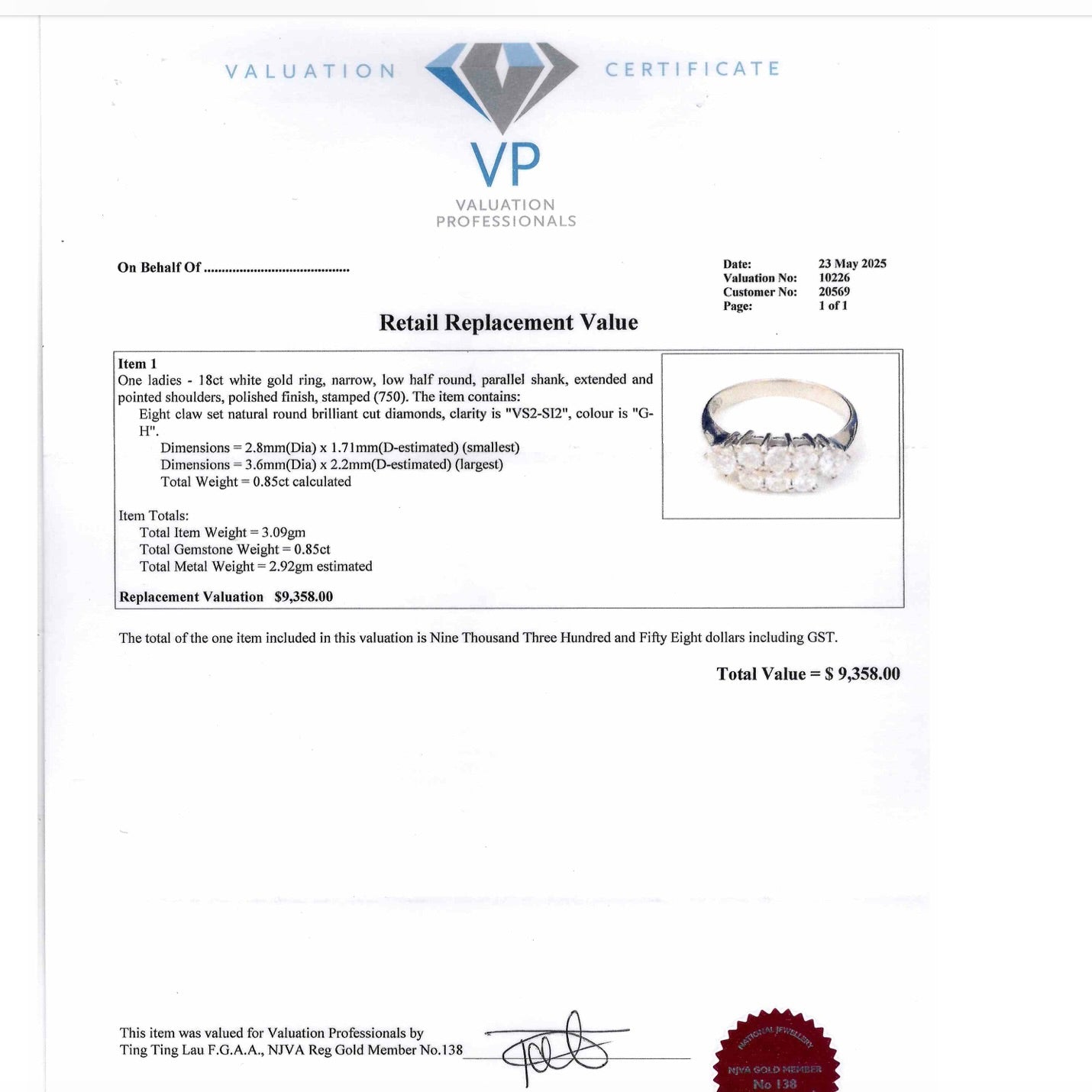 Vintage 18carat white gold ring with 8 diamonds