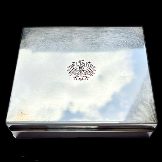 Cofre alemán de plata esterlina de finales del siglo XX revestido de cedro, presentado por el presidente Richard Karl von Weizsäcker.