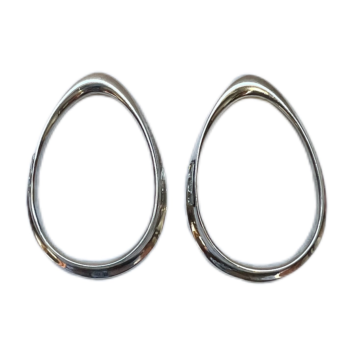 Pair of Italian sterling silver napkin rings by UnoAErre