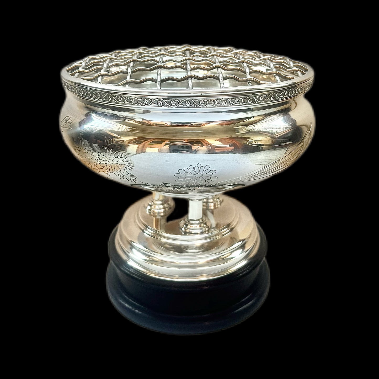 Late Meiji to Taisho period Japanese export Jungin silver rose bowl