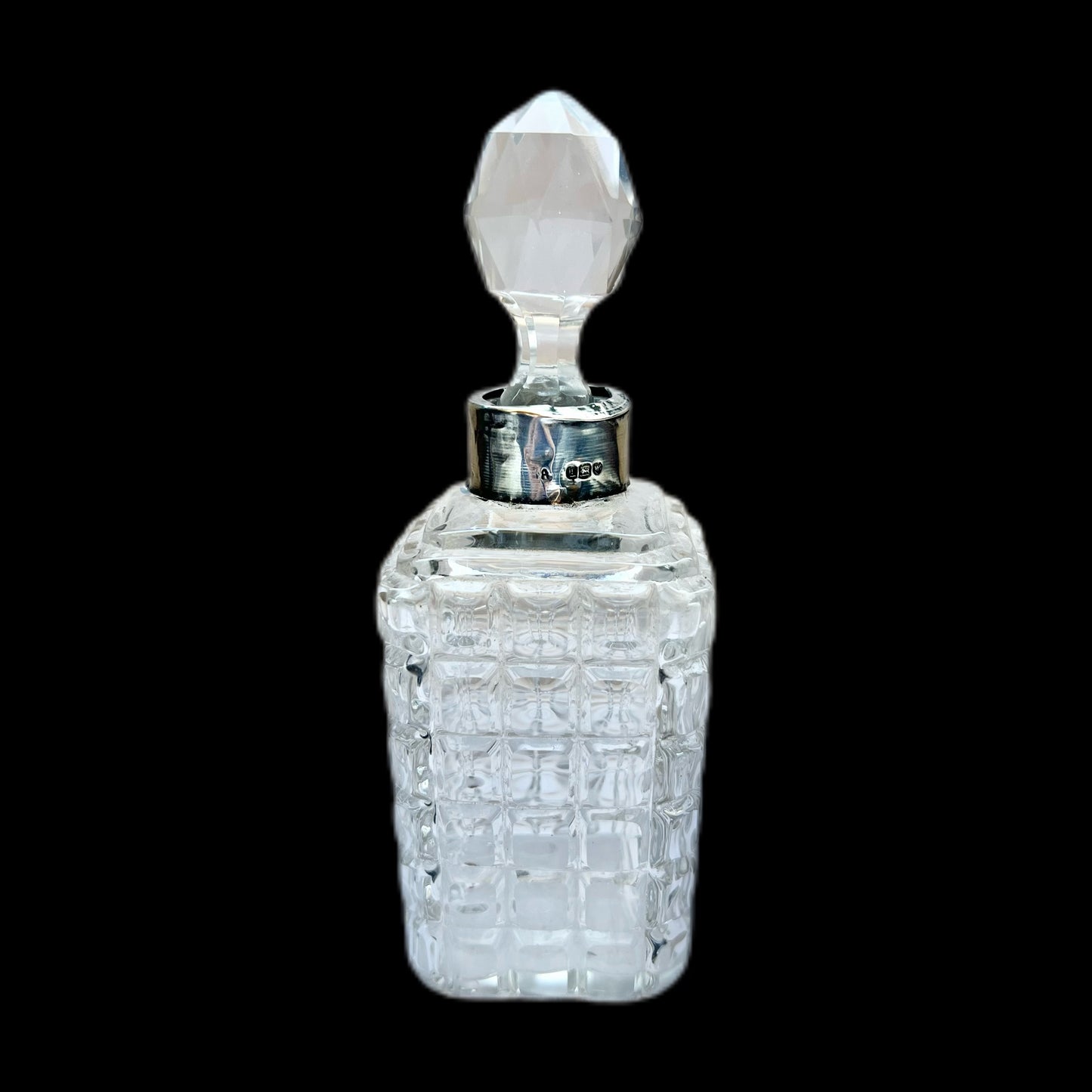 Antiguo frasco de perfume y artículos de tocador de plata esterlina y cristal tallado de la época eduardiana, Londres, 1907