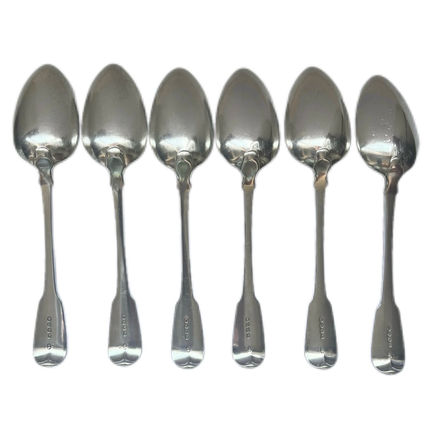 Juego antiguo de seis cucharas de mesa de plata esterlina de la Regencia de Jorge III, con el escudo de la familia Streete.