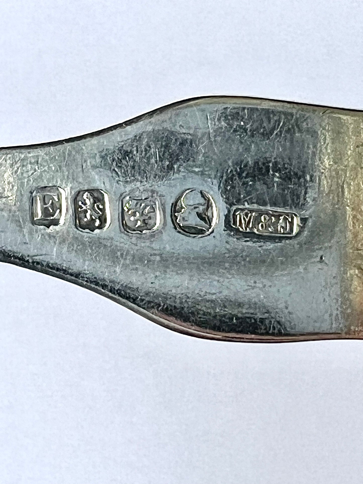 精美的乔治四世苏格兰纯银鱼勺,带有格拉斯哥标记,1823 年