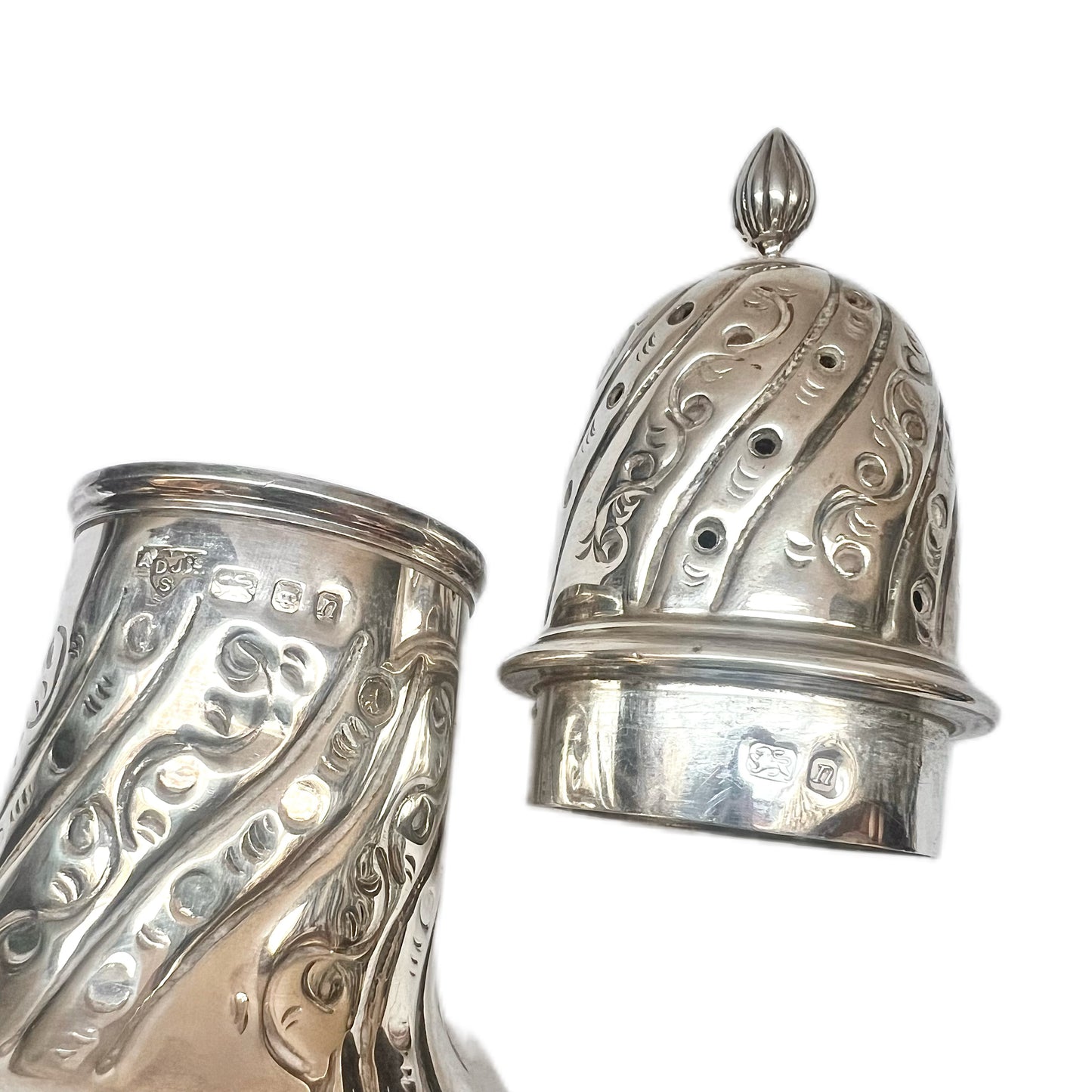 Large vintage English sterling silver pepperette