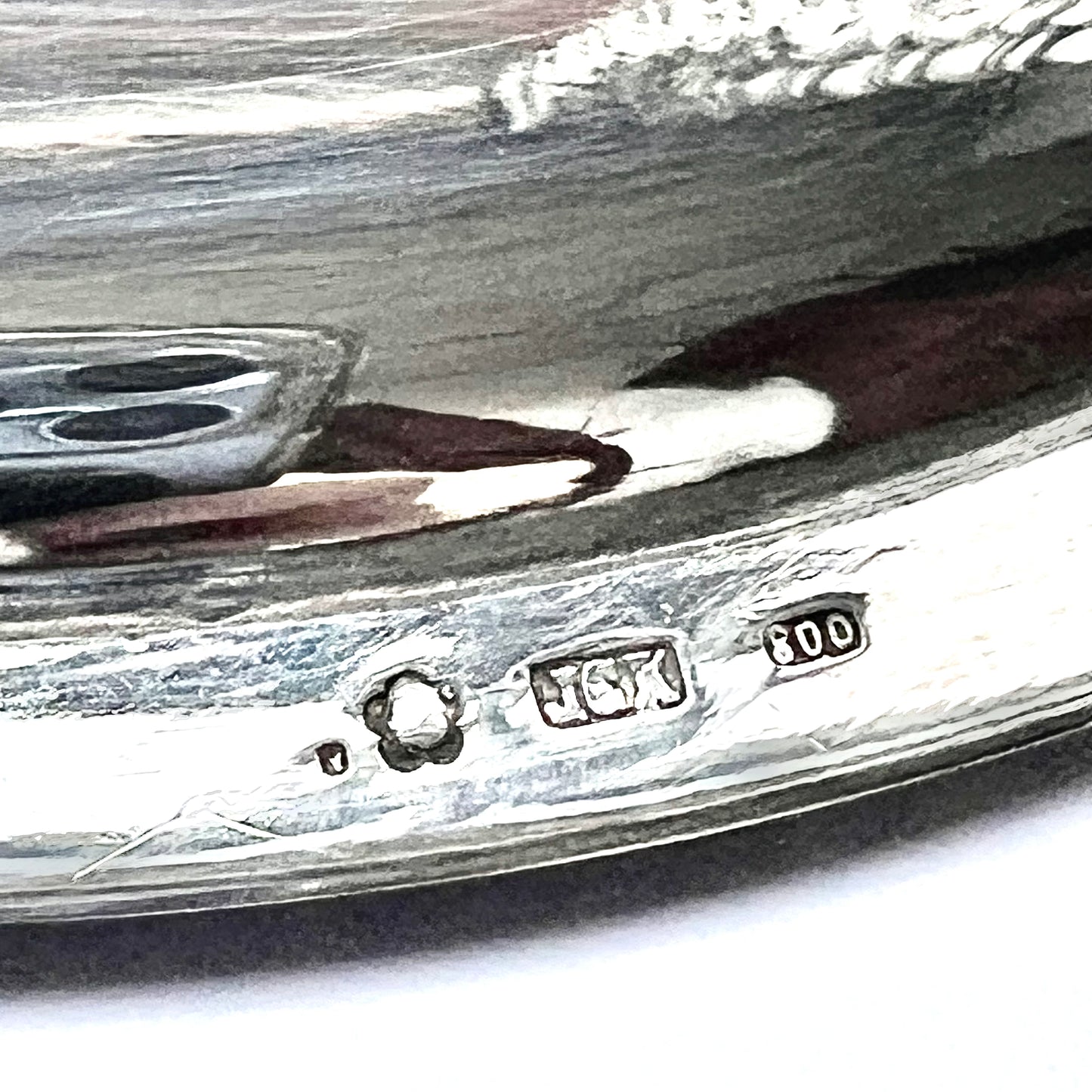 Bandeja/mesero austriaco de plata de .800 del siglo XIX, circa 1867 a 1872, de Joseph Carl Klinkosch