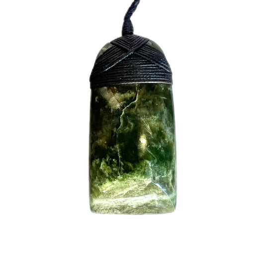 Vintage poumanu nephrite jade toki pendant, New Zealand