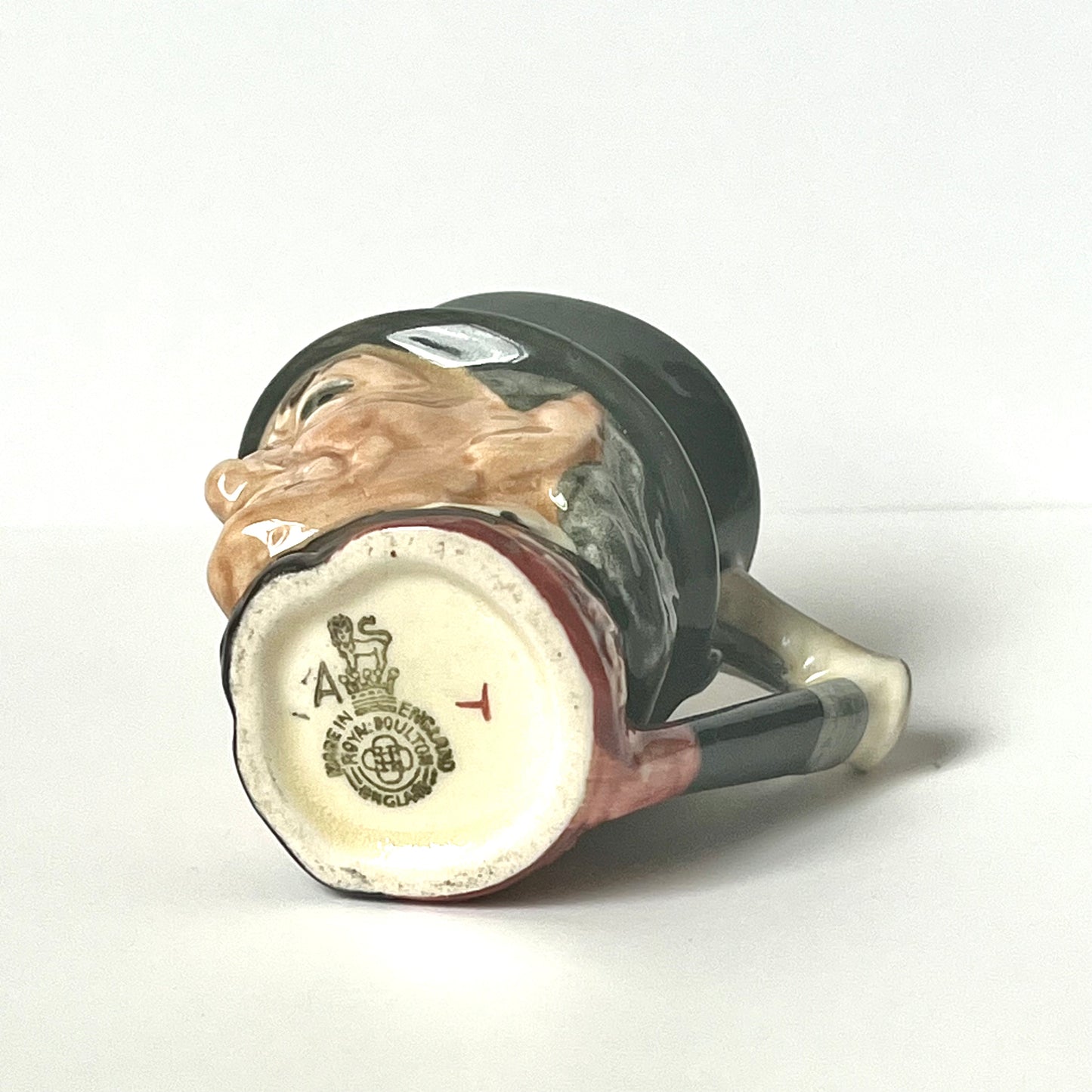 复古“John Peel”皇家道尔顿托比酒壶,约 1939-18955 年,由 Harry Fenton 设计