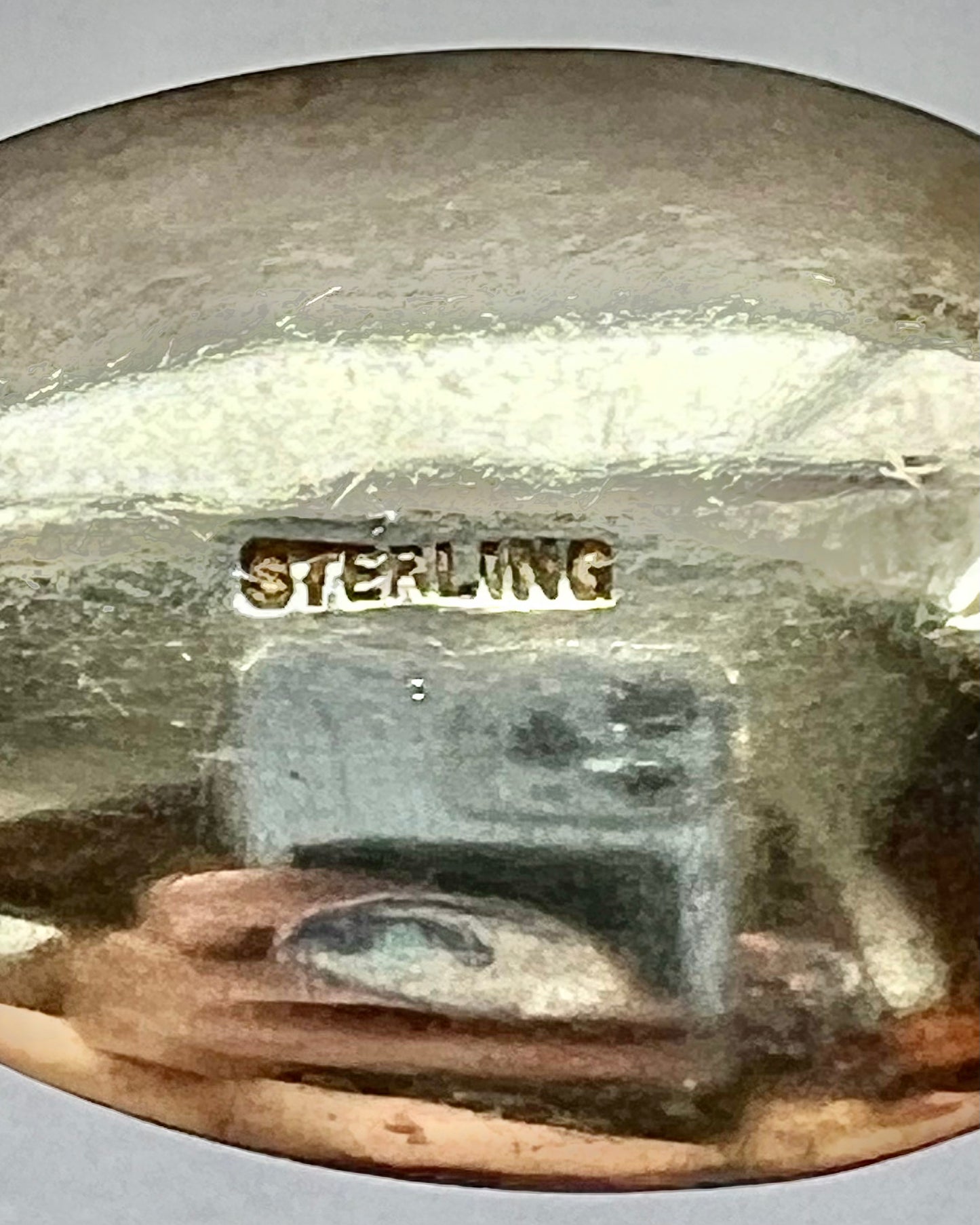 Cuchara de té antigua de Nueva Zelanda en plata esterlina y jade nefrita, circa 1900 a 1920