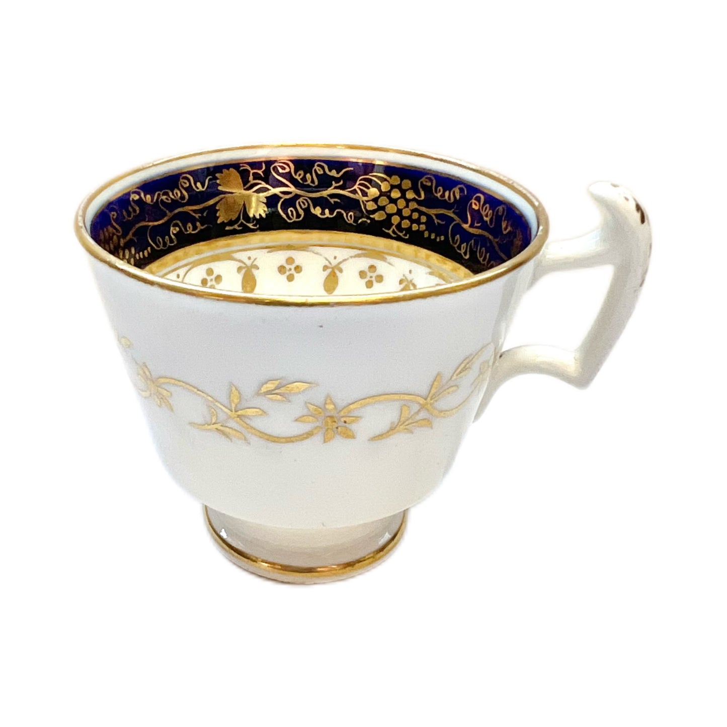 Late Georgian cobalt and gilt detailed teacup with a beautiful pattern