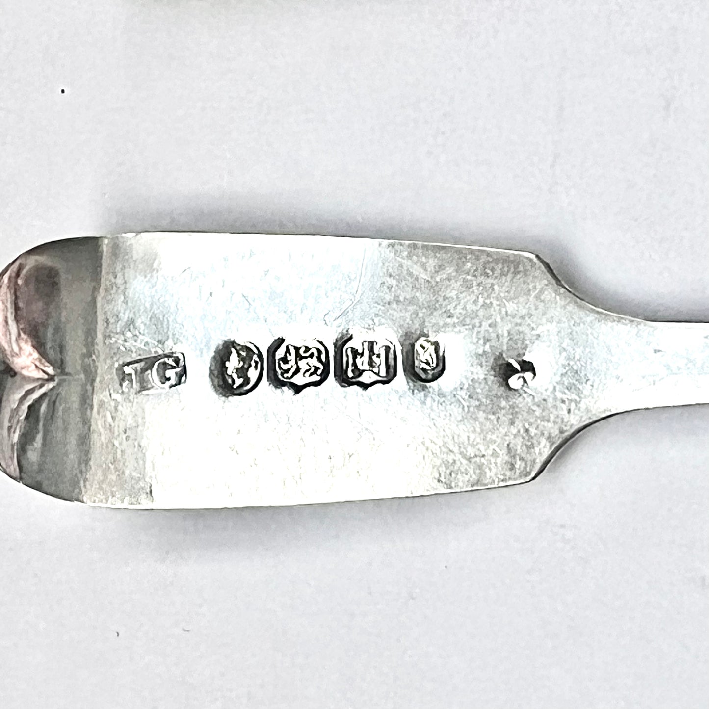 Cinco cucharas de plata provinciales inglesas victorianas tempranas con marcas de Josiah Gregory, Exeter, 1845