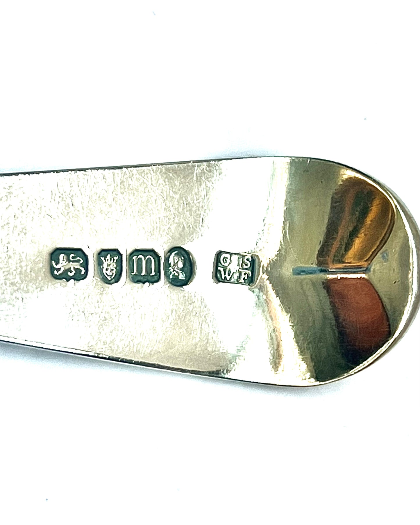 乔治三世皇冠纯银滤勺,由乔治·史密斯三世和威廉·费恩设计,伦敦,1787 年