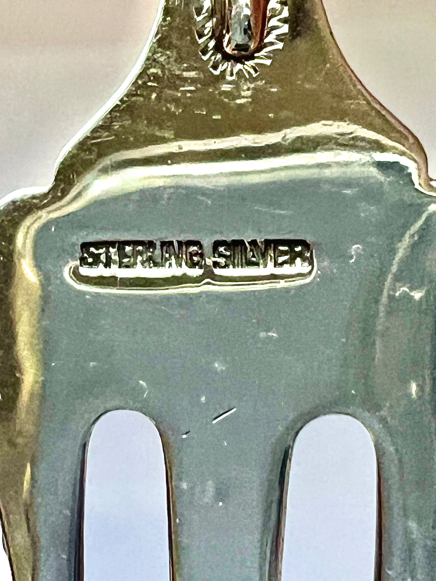 Tenedor antiguo de plata esterlina de Nueva Zelanda y jade nefrita para encurtidos