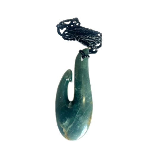 Vintage poumanu Hei Matau pendant, New Zealand