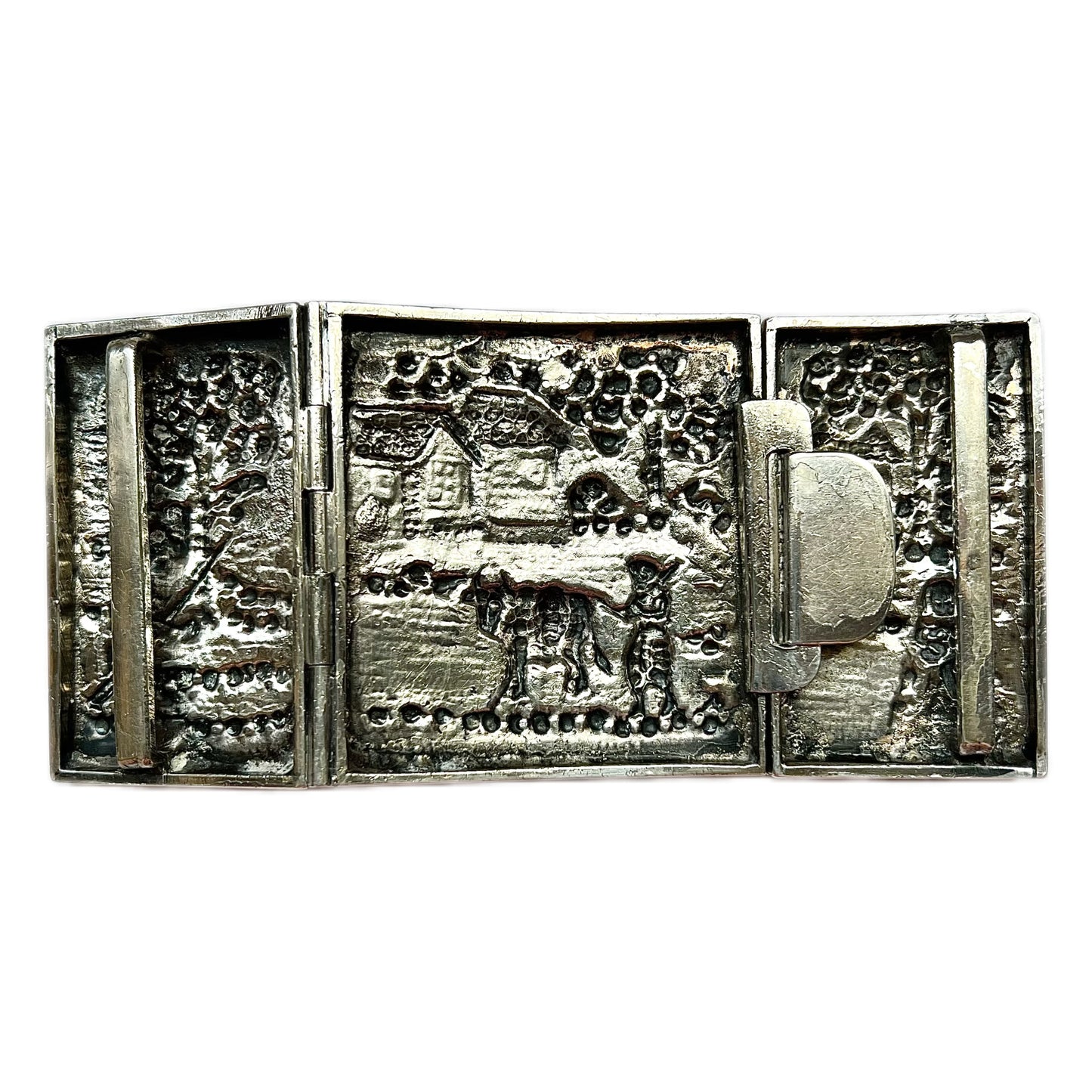 Antique Anglo-Indian Lucknow hand chased silver buckle, circa 1900s to 1930s