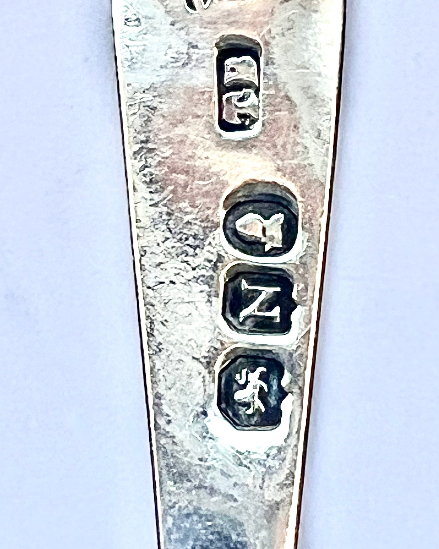 古董乔治三世纯银调味勺,附有托马斯·威尔克斯·巴克的检验标记,伦敦 1808 年