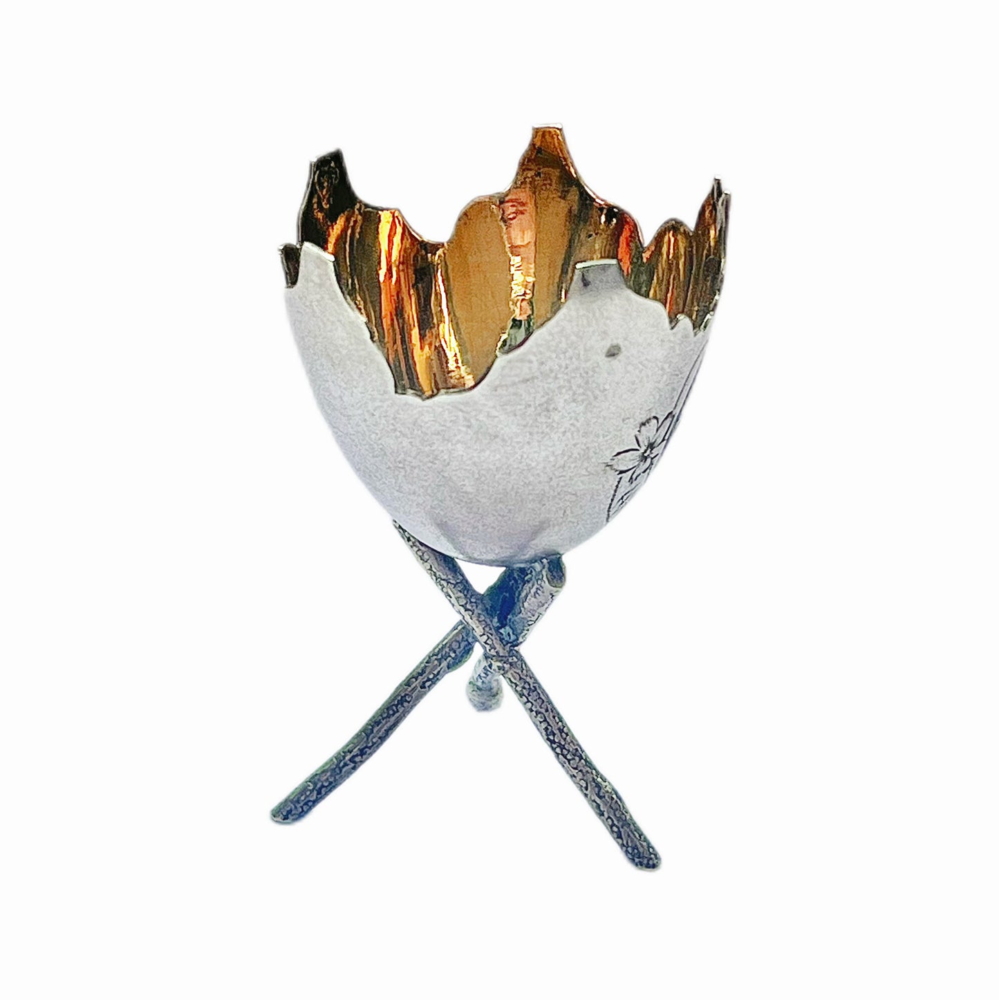 Huevera antigua de plata rusa con interior bañado en oro, circa 1908