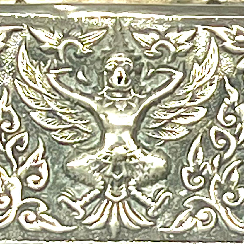 复古 20 世纪泰国 Garuda Phra Khrut Pha 图案银饰品或药盒