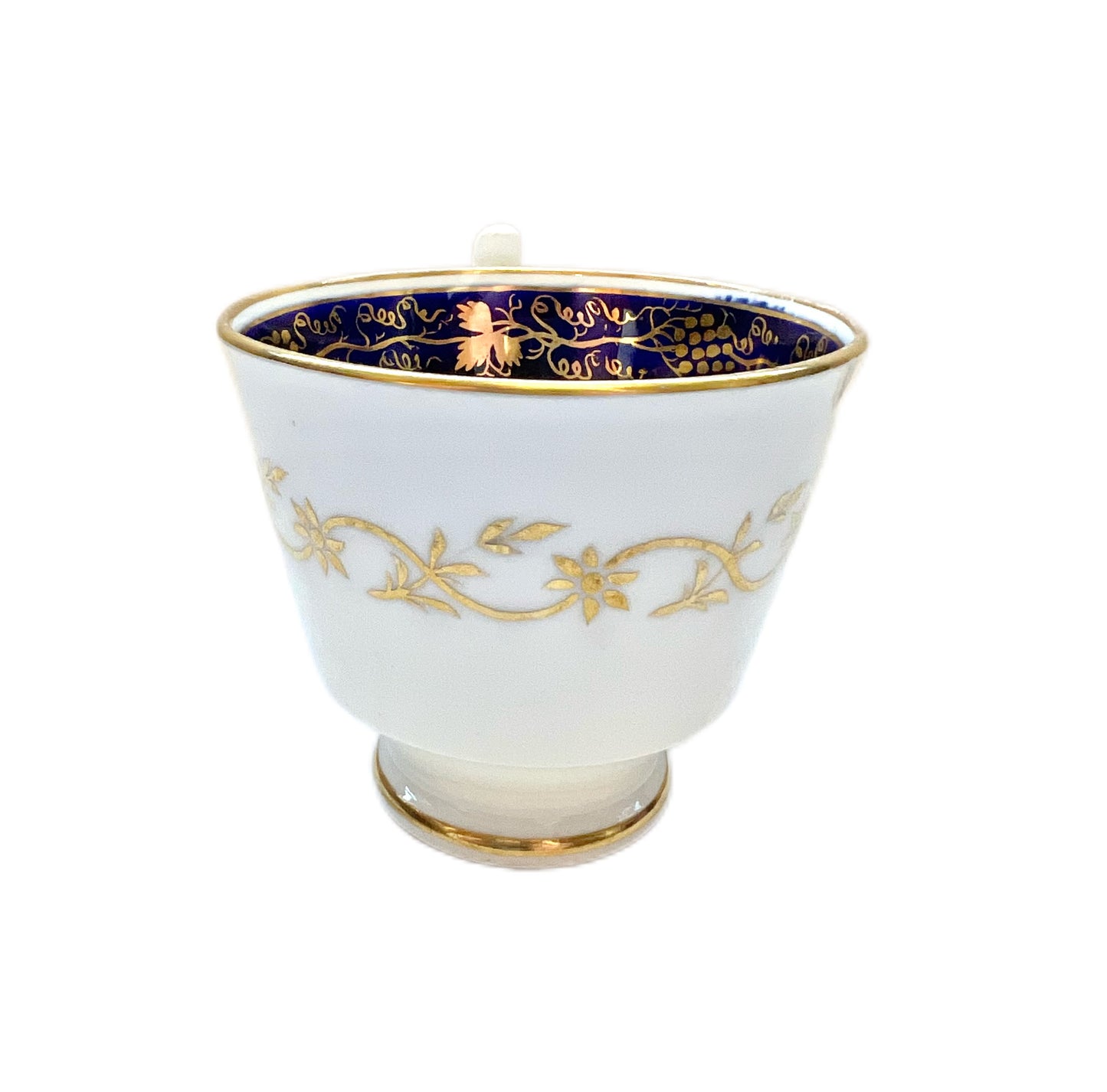 Late Georgian cobalt and gilt detailed teacup with a beautiful pattern