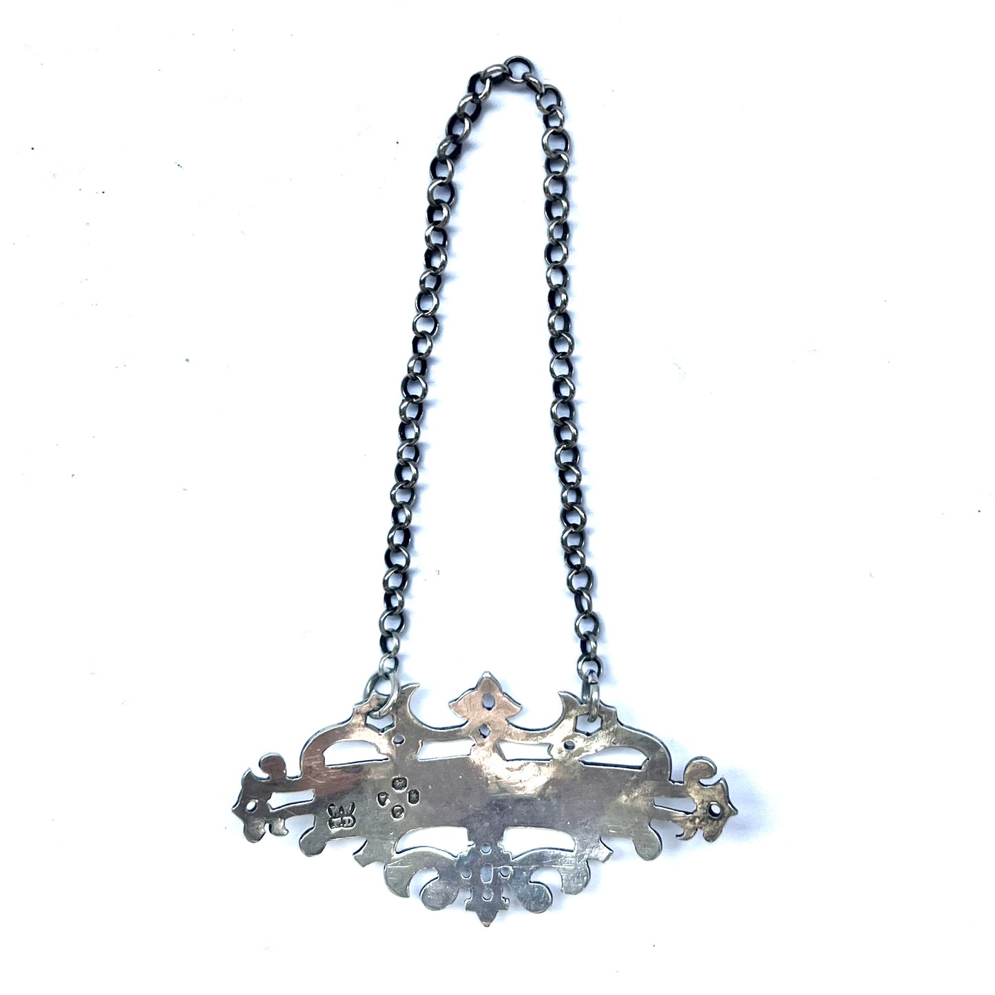 维多利亚时代纯银 Amontillado 酒票/酒瓶标签,由 Wright & Davies 制作,伦敦,1865 年