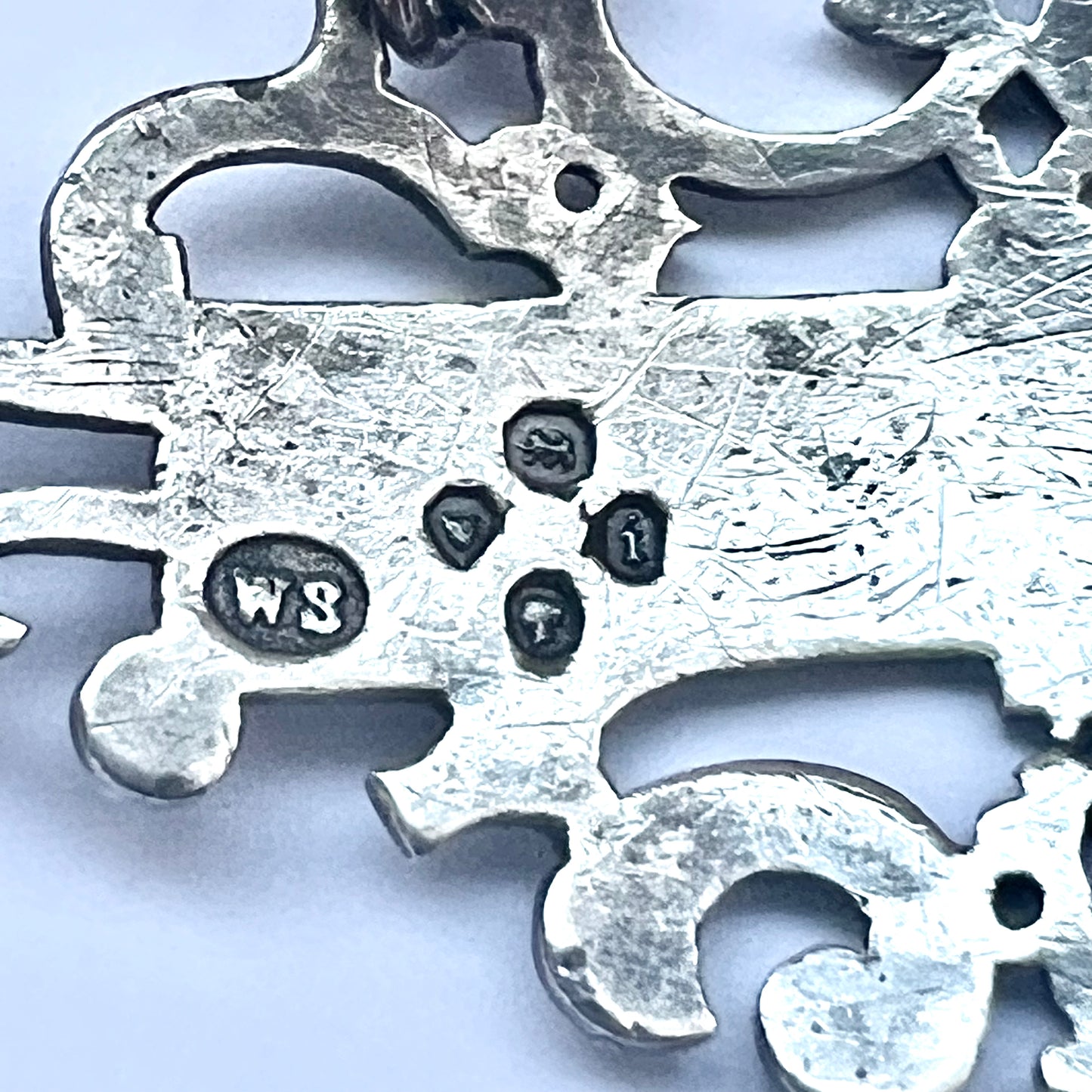 Etiqueta de licor/decantador de whisky escocés en plata esterlina victoriana de William Summers, Londres, 1864