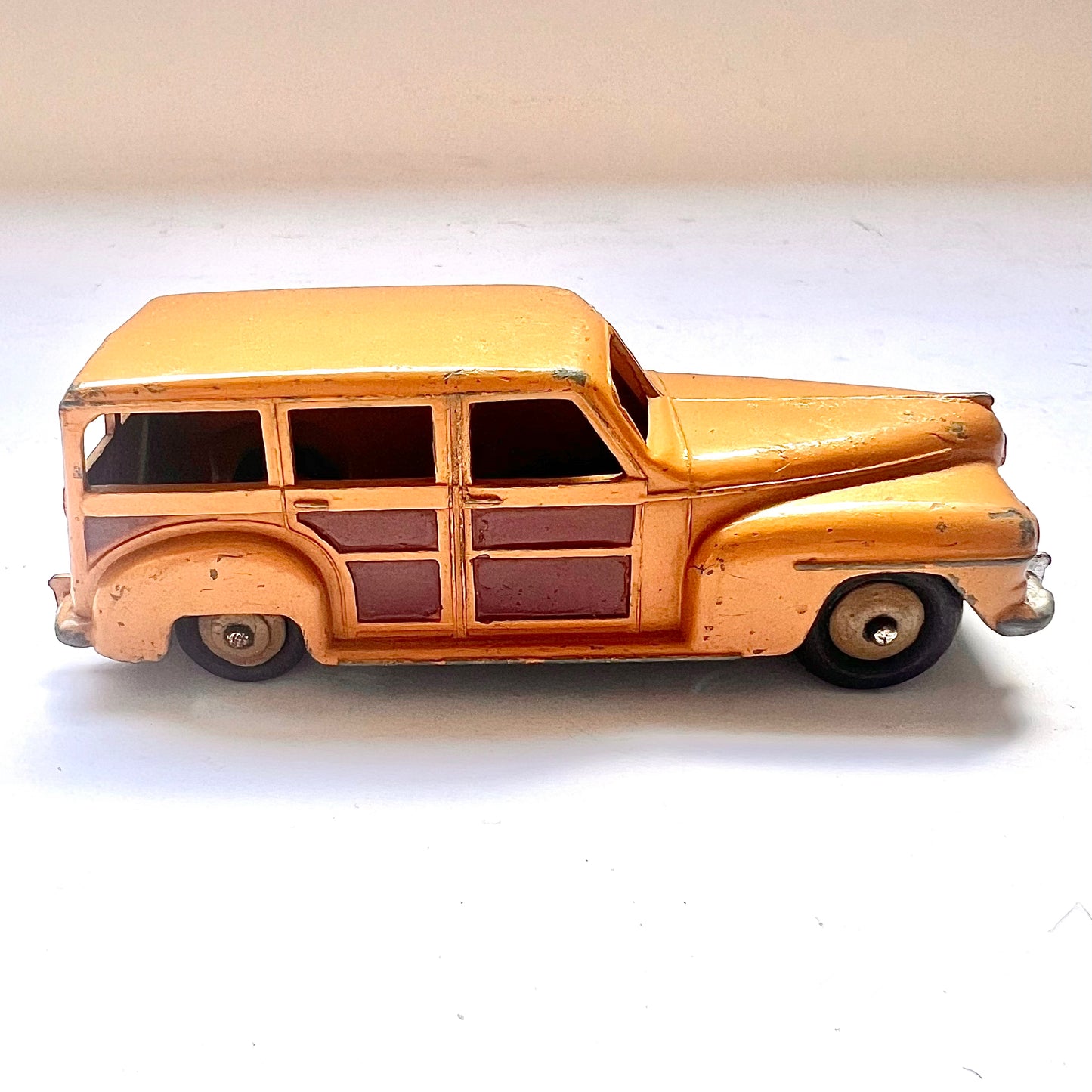 Coche de juguete vintage Dinky Plymouth Woody Station Wagon Estate, modelo 344