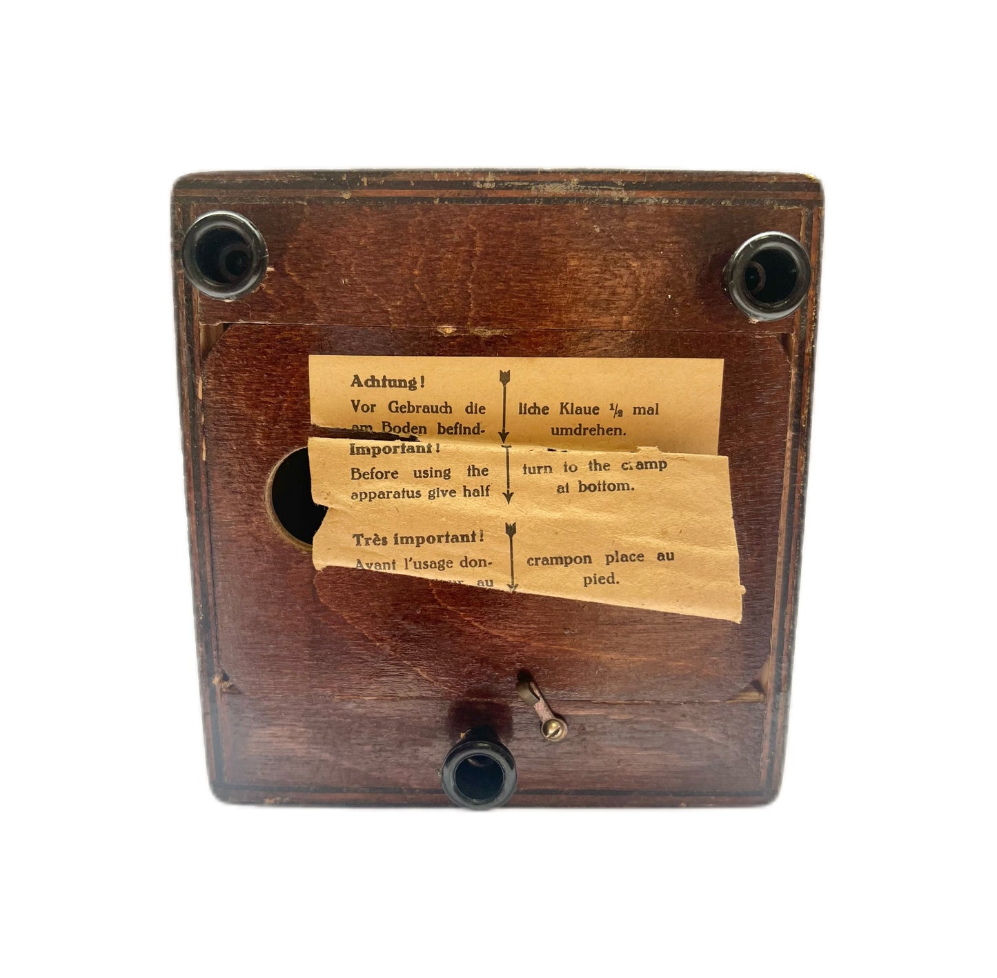 Metrónomo mecánico de principios del siglo XX con campana y sistema de sonido Maelzel y chapa de nogal.