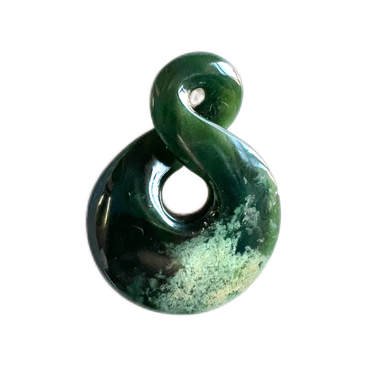 Vintage poumanu Pikorua nephrite jade pendant, New Zealand