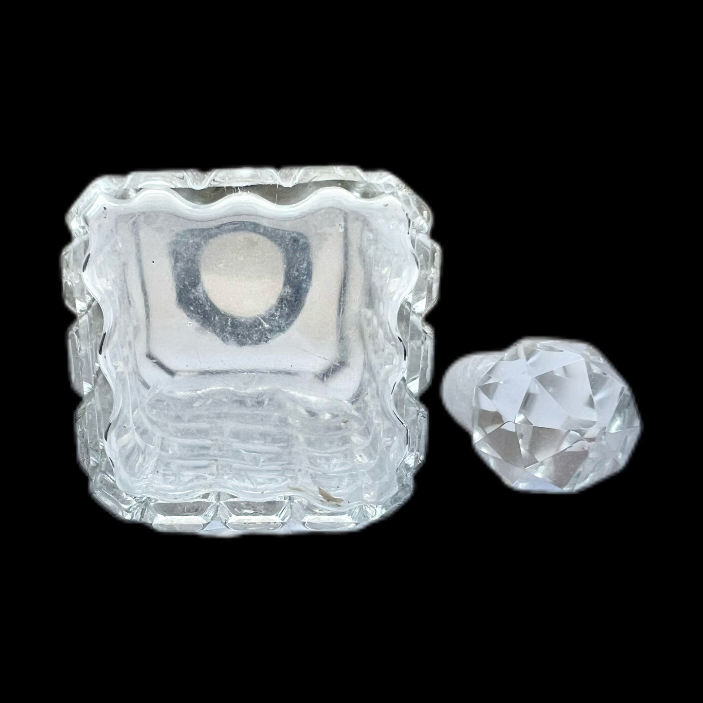 Antiguo frasco de perfume y artículos de tocador de plata esterlina y cristal tallado de la época eduardiana, Londres, 1907