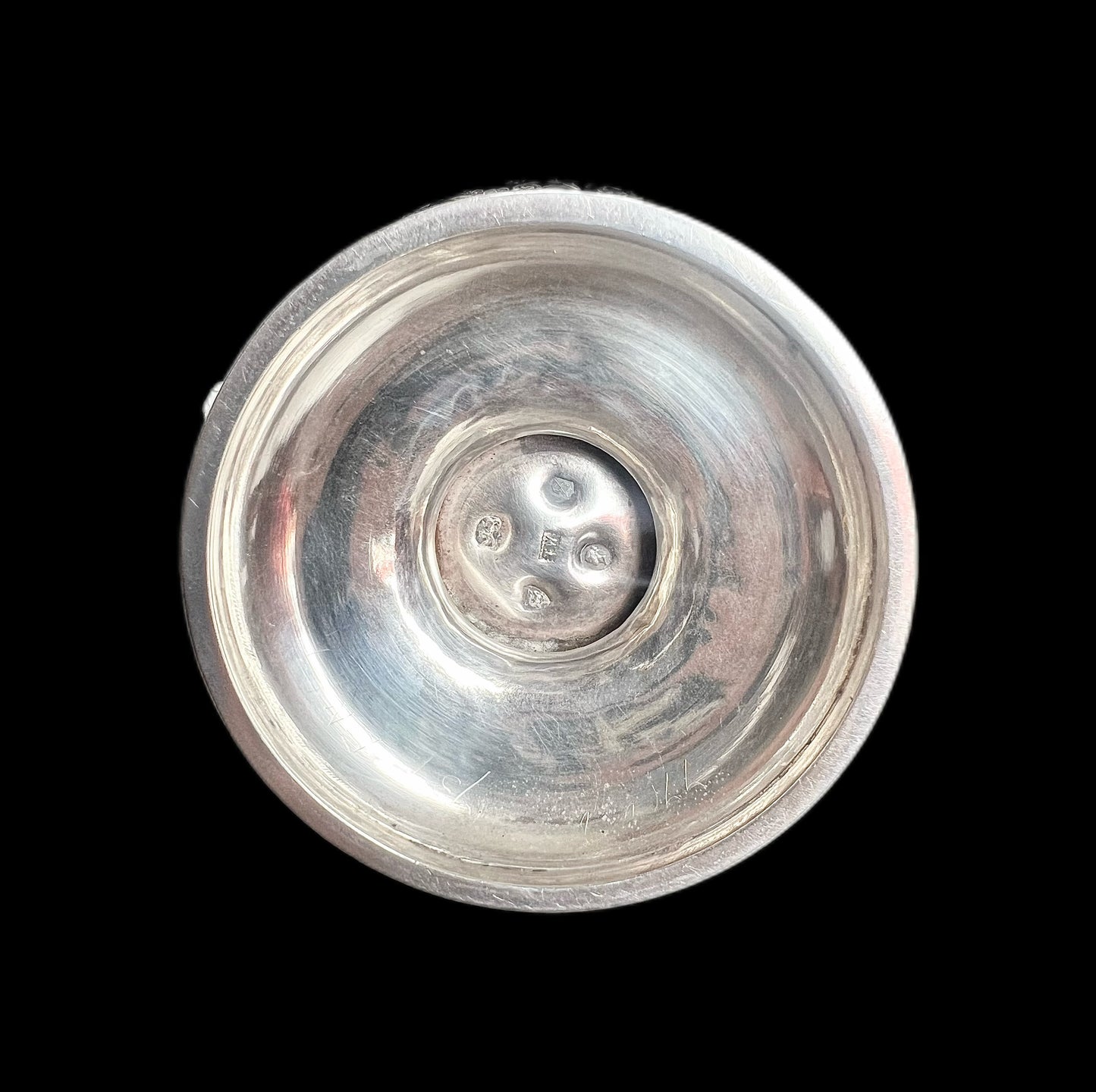 Stunning Victorian sterling silver coffee or hot water urn