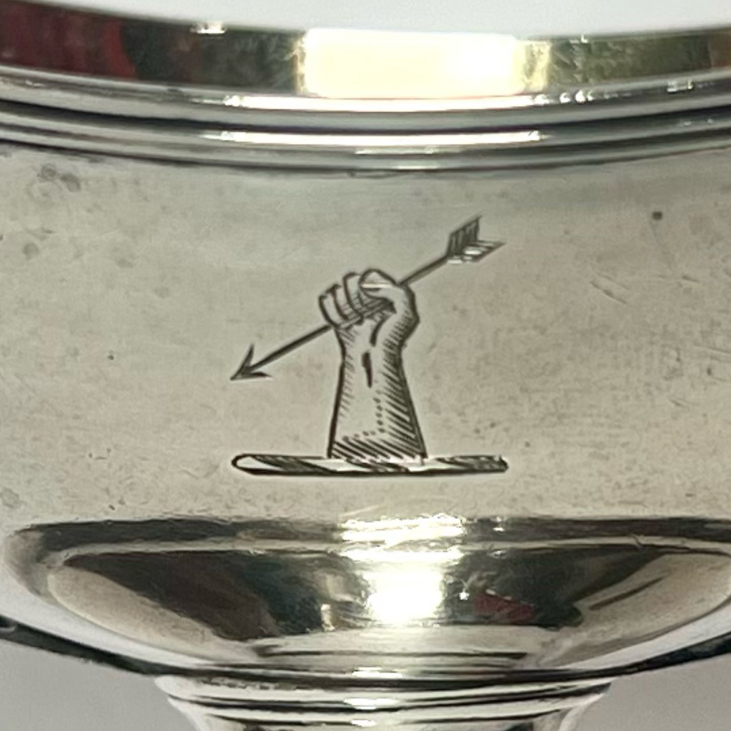 Crested George III sterling silver master salt cellar, London, 1796, Robert Hennell | & David Hennell Il