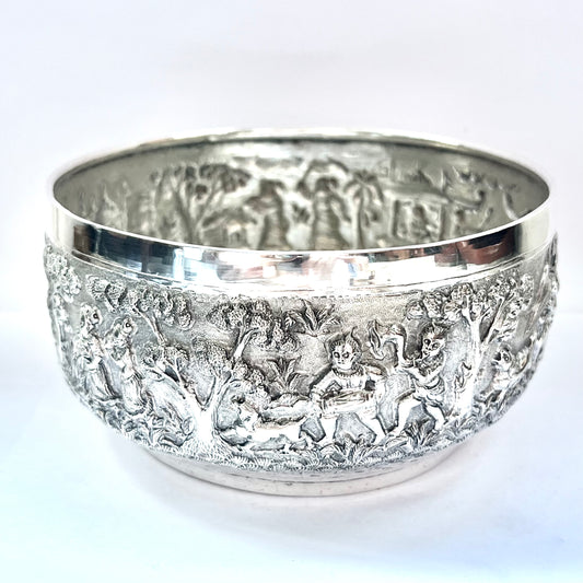 Mid to late 19th century Anglo-Indian silver bowl in the Lucknow style