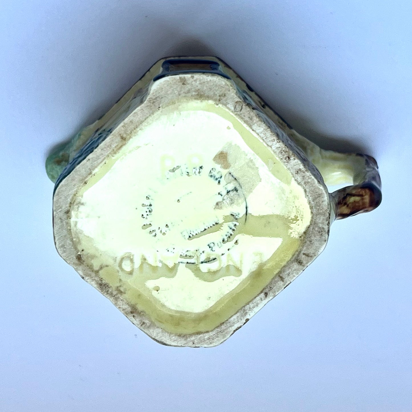 复古中世纪英国新奇乡村器皿奶油罐,由 Keele Street Pottery 于 20 世纪 40 年代至 60 年代制作
