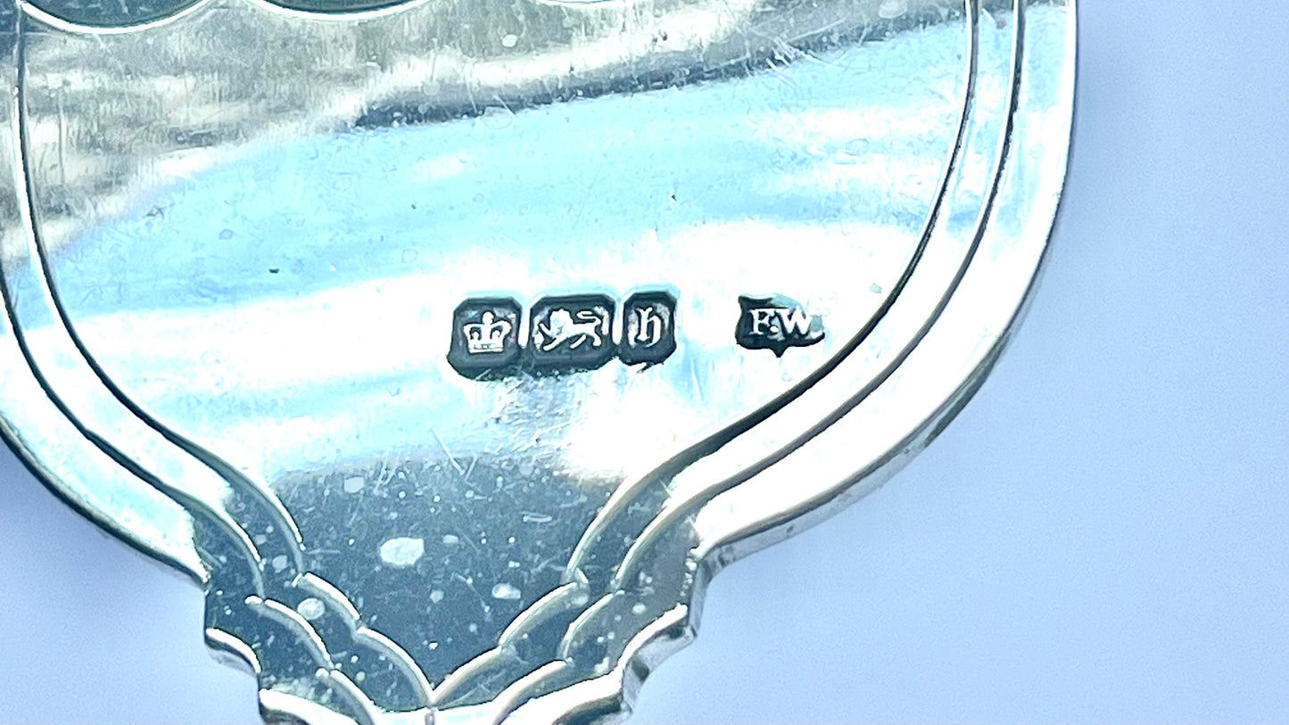 Servidores de pescado de plata esterlina inglesa de finales de la época victoriana con asas de marfil, marcas de Frederick Wilson & Co, Sheffield, 1900