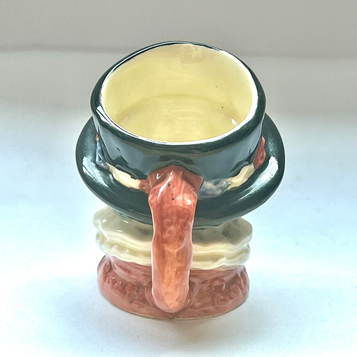 Royal Doulton Beefeater 小号托比酒壶,由 Harry Fenton 于 20 世纪 50 年代左右设计