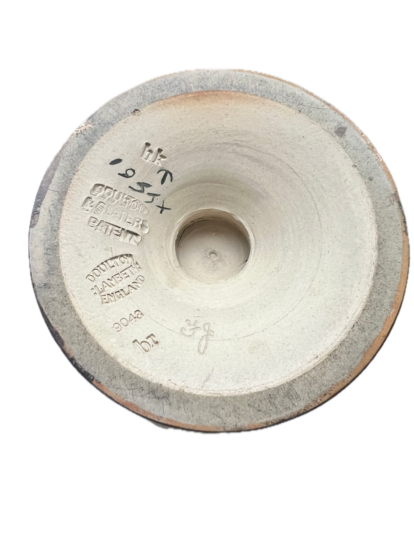 几乎完全相同的 20 世纪早期 Doulton Lambeth Slater 工作室陶器花瓶,由 LF Bowen 女士和 Florrie Jonas 装饰