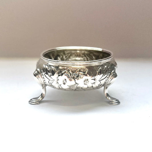 Rare George II sterling silver salt cellar, with marks for London, 1751, David Hennell I.
