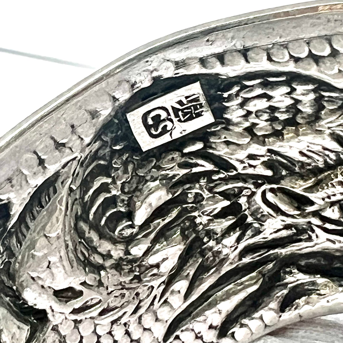 罕见而独特的古董中国出口银餐巾环,约 19 世纪中后期,由 Cumshing 制作