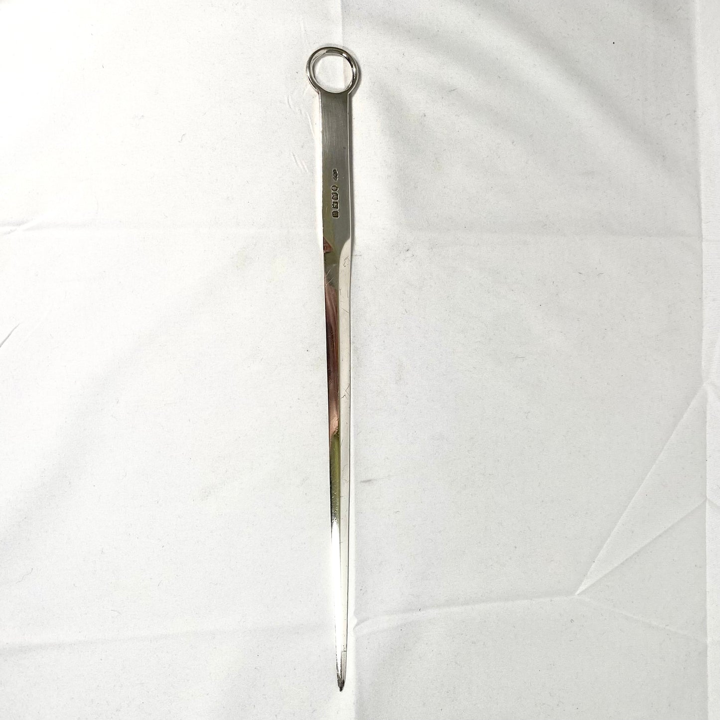 Pincho para carne en plata de ley de Guillermo IV, William Rawlings Sobey, Exeter, 1836. Plata provincial inglesa rara.