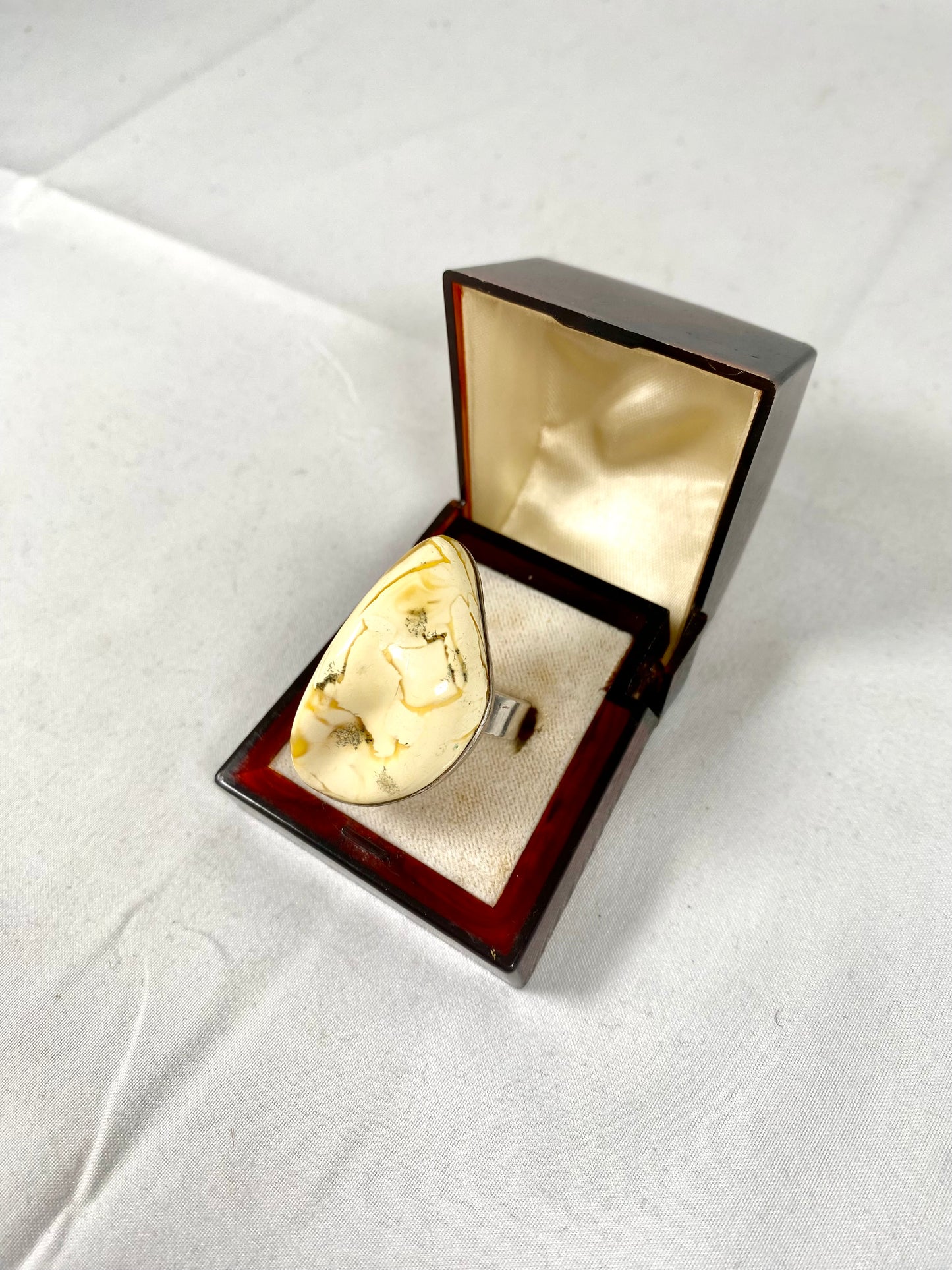 Vintage Mid to late 20th century Rare Polish Baltic Honey Amber Statement Ring