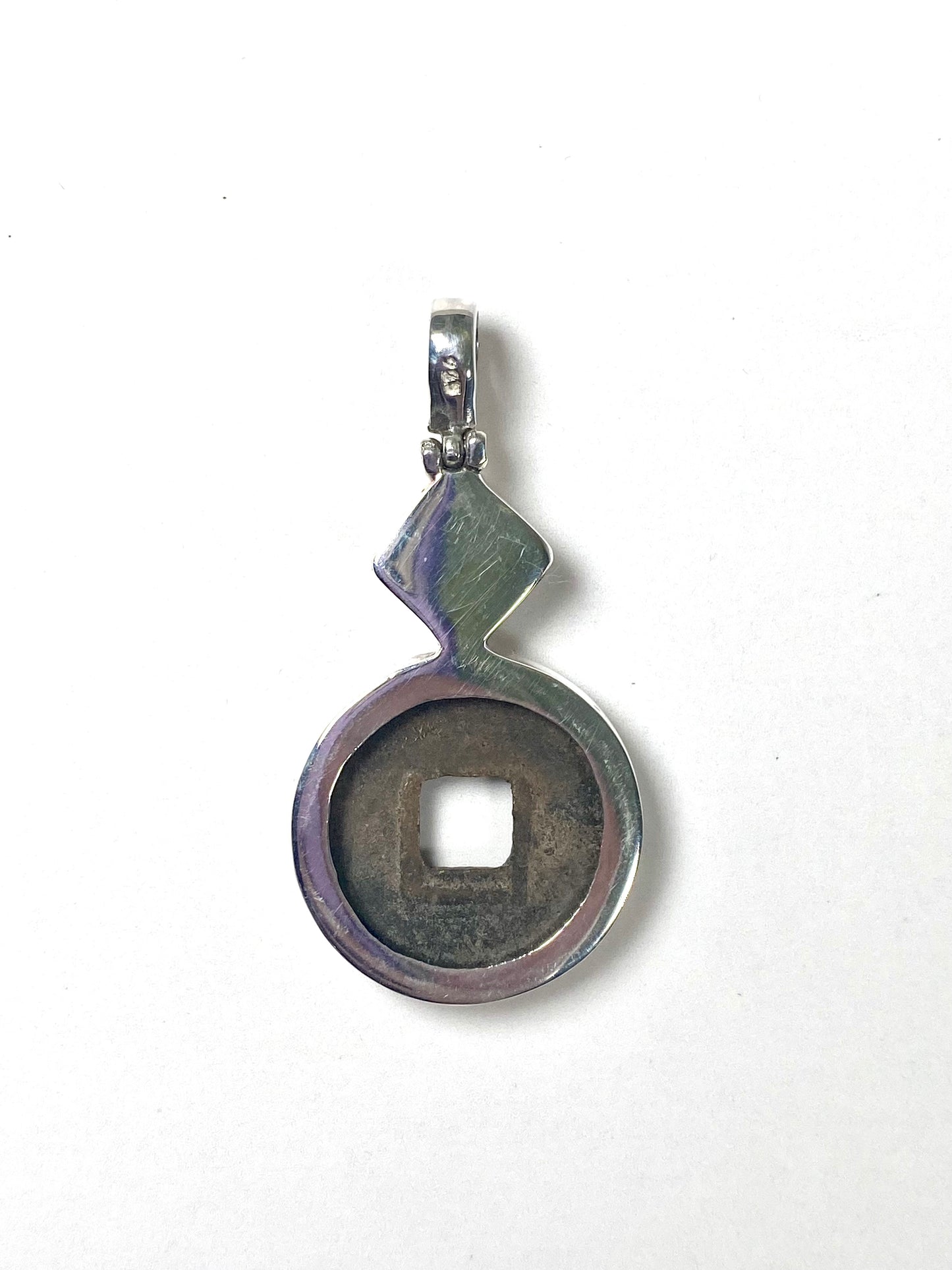 Colgante antiguo de moneda del reinado Song Shenzong del Norte (plata de ley con turquesa, circa 1078-1085)