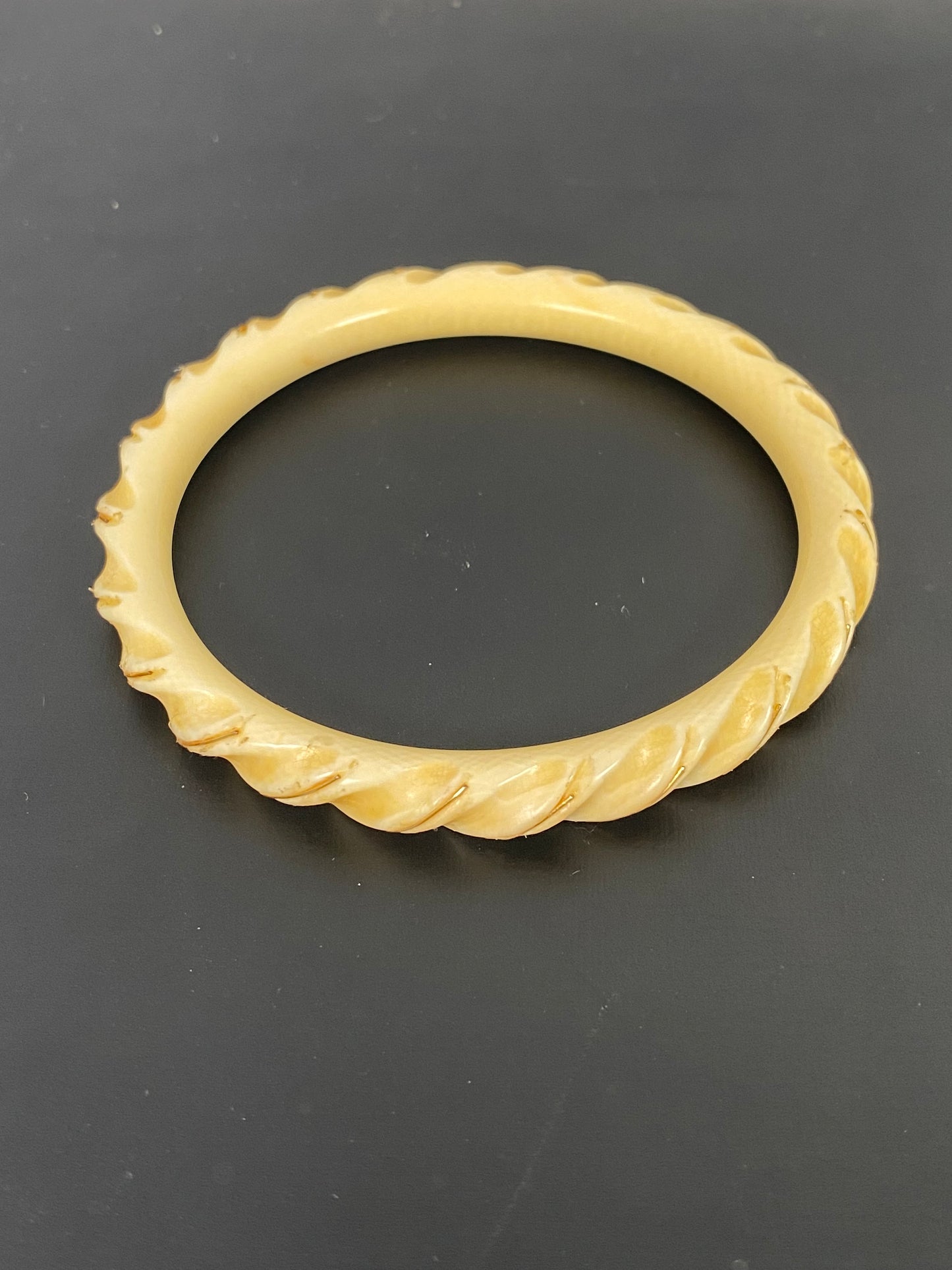 Fine Vintage ivory bangle with Gold accents