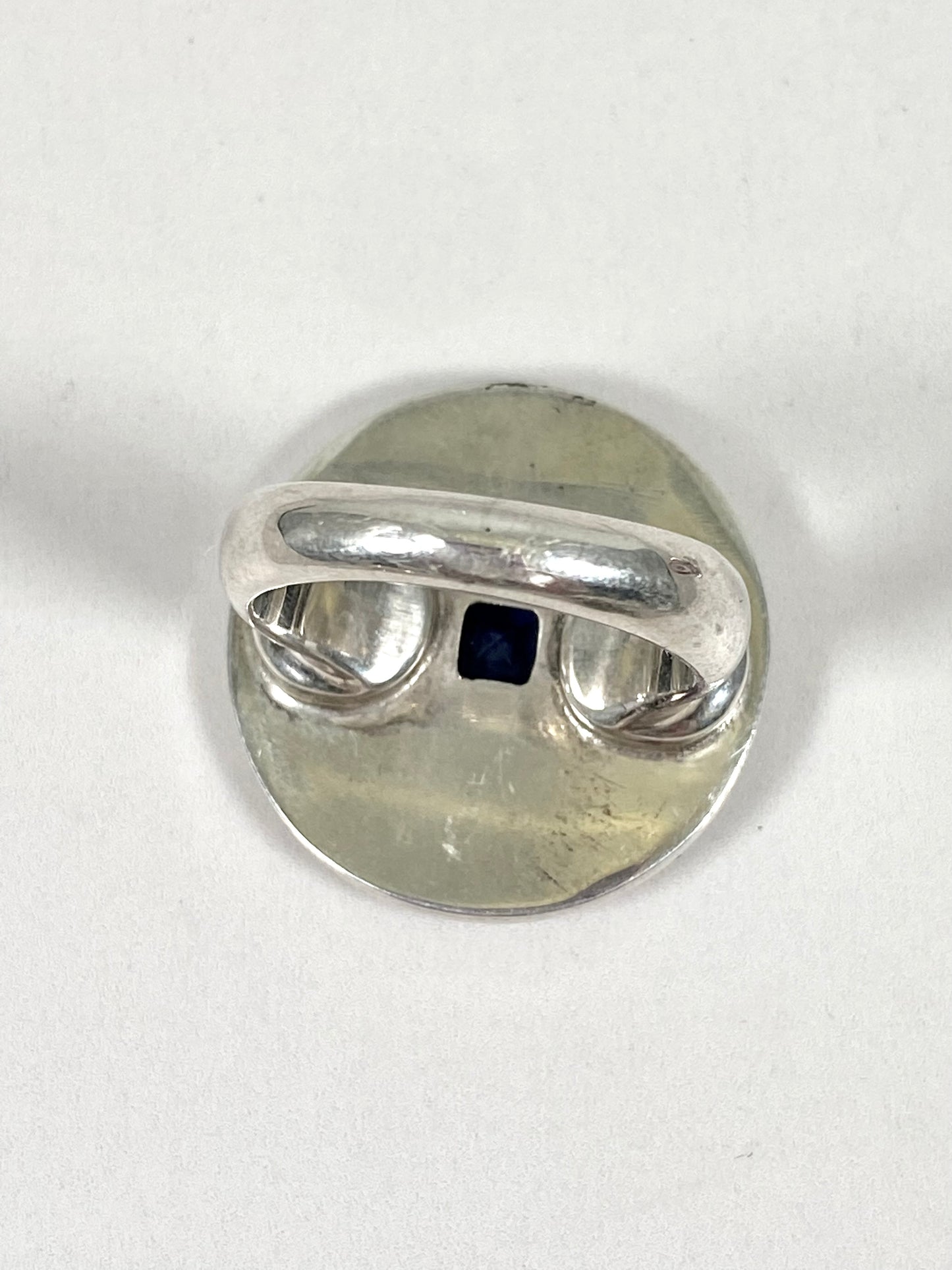 Anillo antiguo de plata de ley con moneda de la dinastía Qing (1796-1820) y amatista.