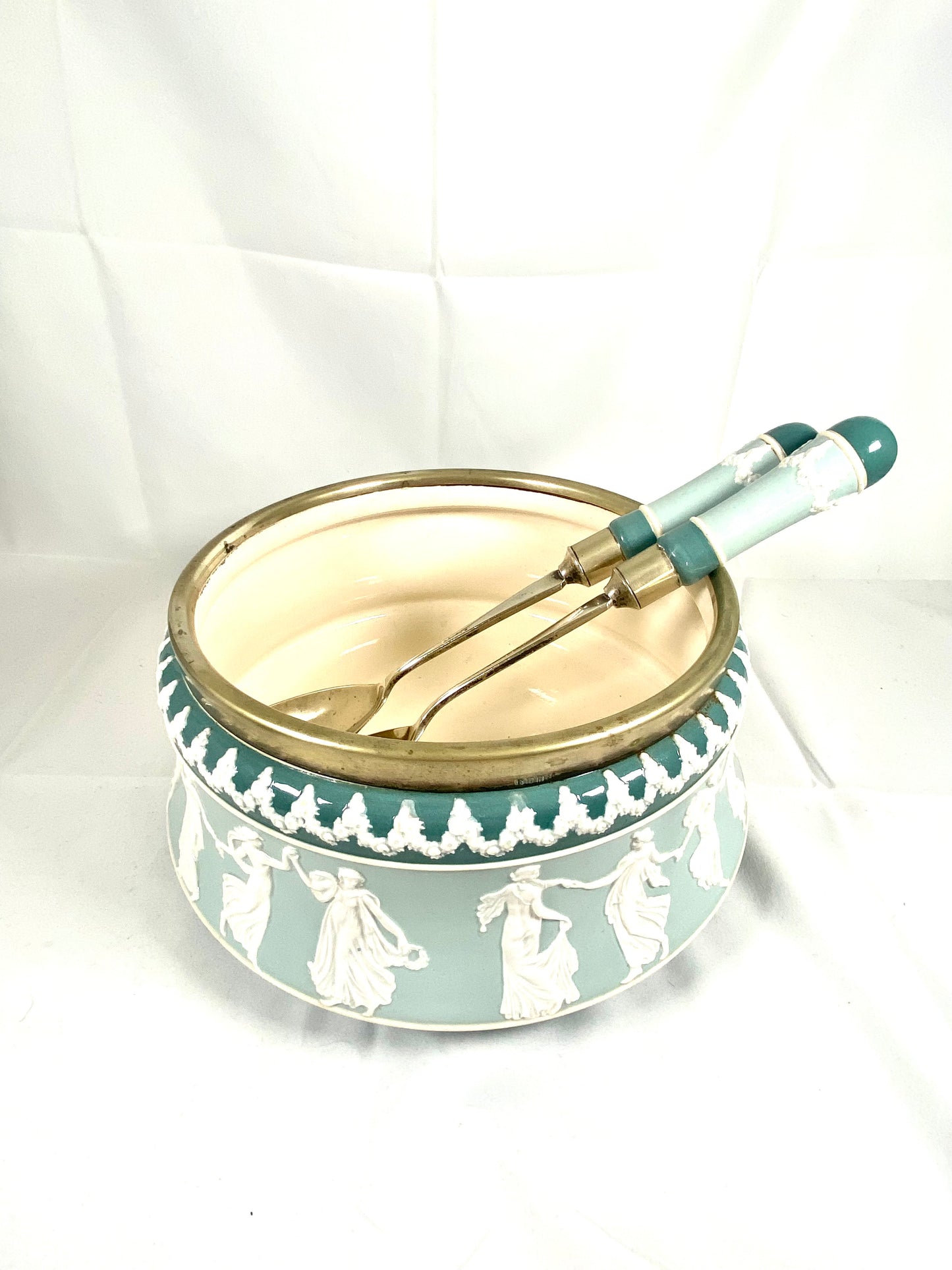 Cuenco para ensalada con cubiertos Carltonware Sprigged de Wiltshire & Robinson con diseño de Horae o Dancing Hours