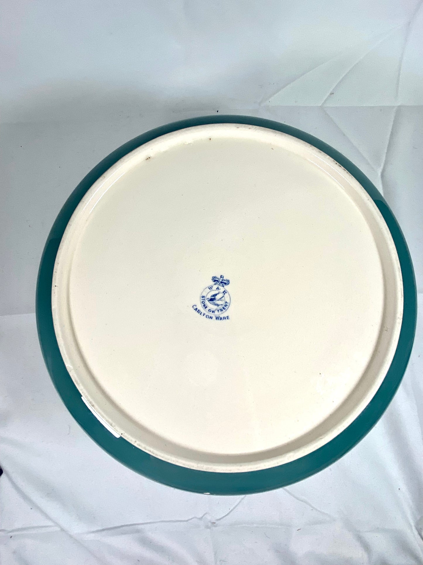 Cuenco para ensalada con cubiertos Carltonware Sprigged de Wiltshire & Robinson con diseño de Horae o Dancing Hours