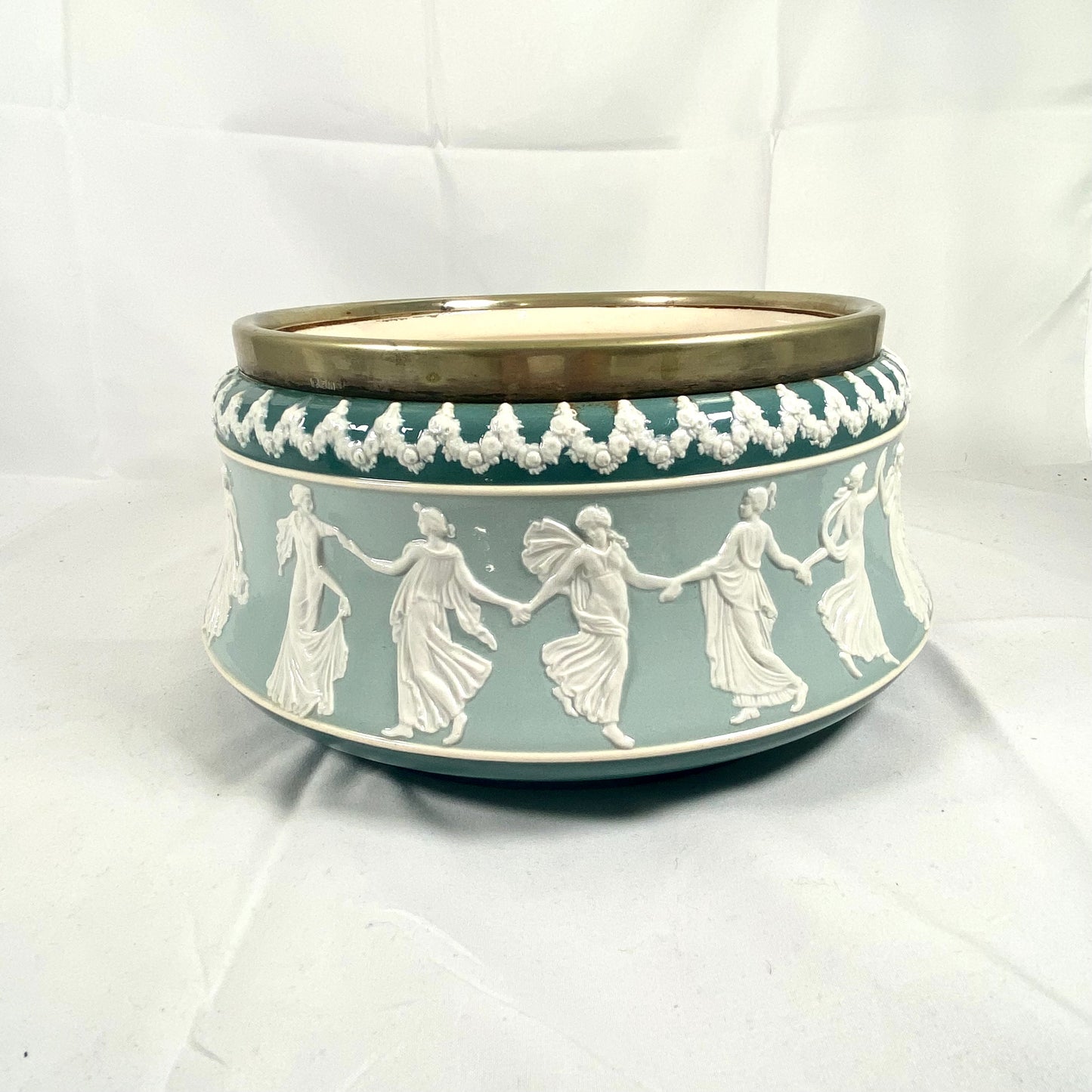 Cuenco para ensalada con cubiertos Carltonware Sprigged de Wiltshire & Robinson con diseño de Horae o Dancing Hours