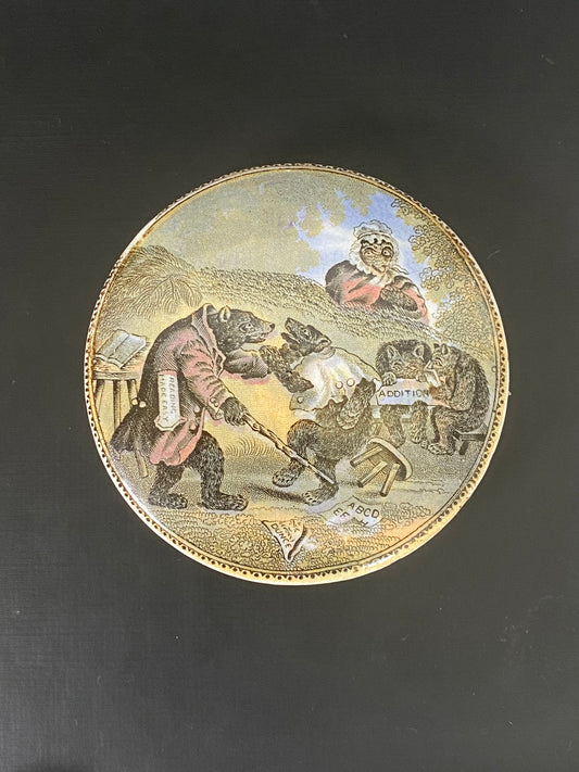 Patrón victoriano Prattware para tapa de olla de grasa de oso n.° 9 "Osos en la escuela"