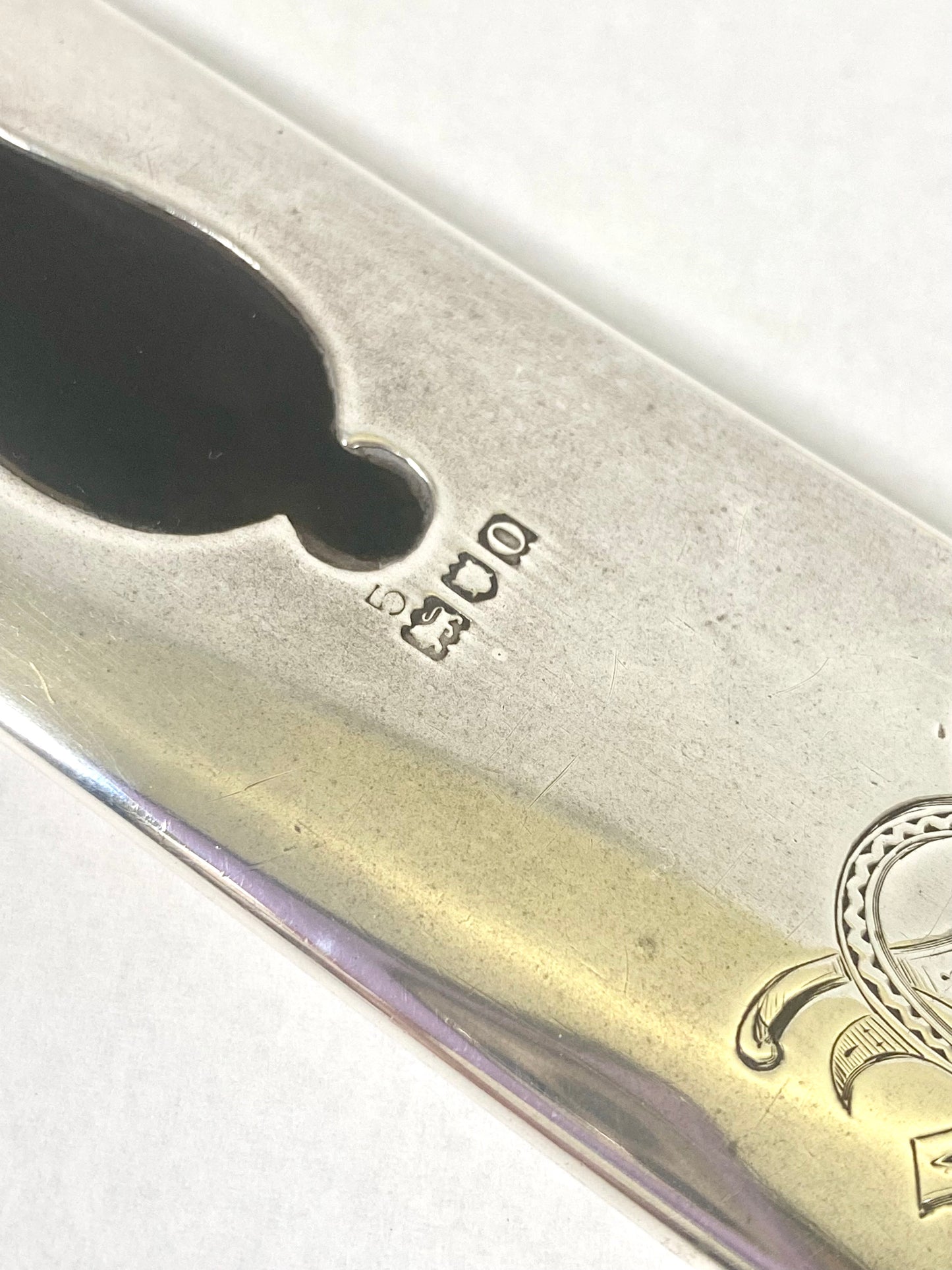 Abrecartas/cortapapeles de carey de finales de la época victoriana con montura de plata de ley